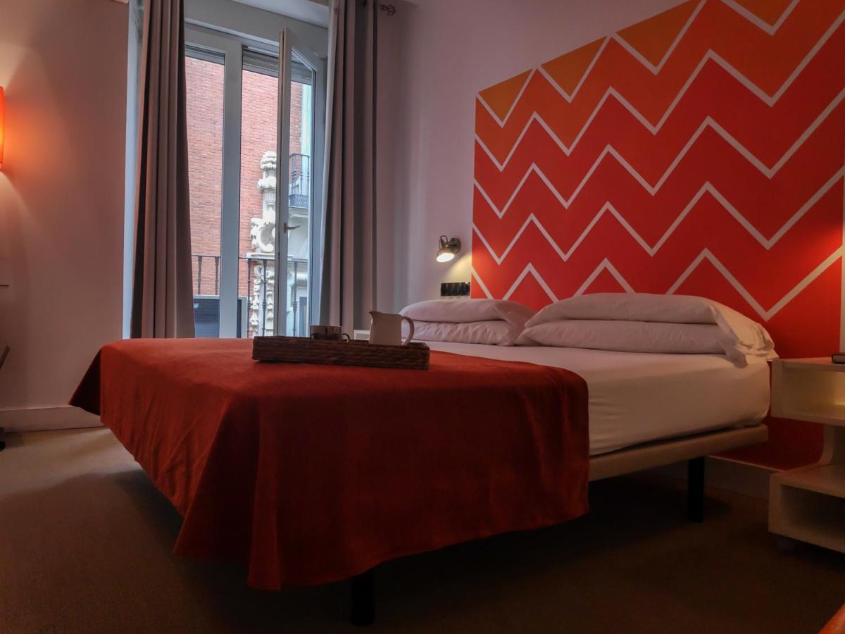 Hostal Santa Ana Colors Madrid Eksteriør bilde