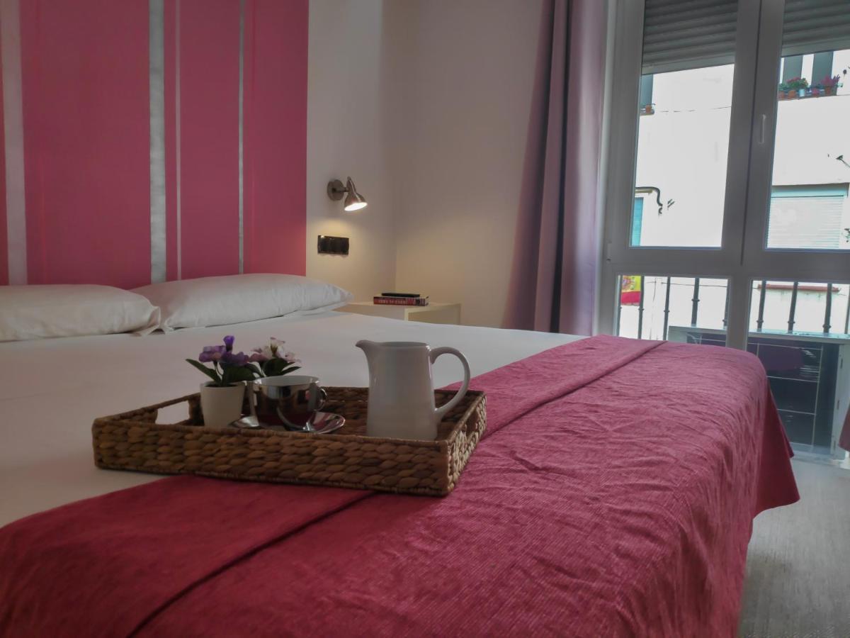Hostal Santa Ana Colors Madrid Eksteriør bilde