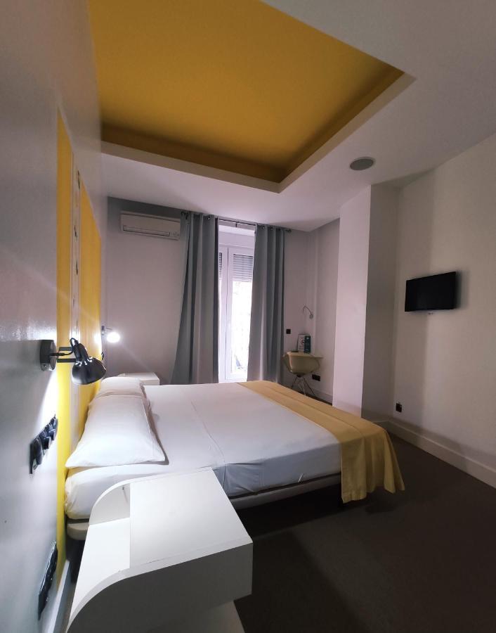 Hostal Santa Ana Colors Madrid Eksteriør bilde