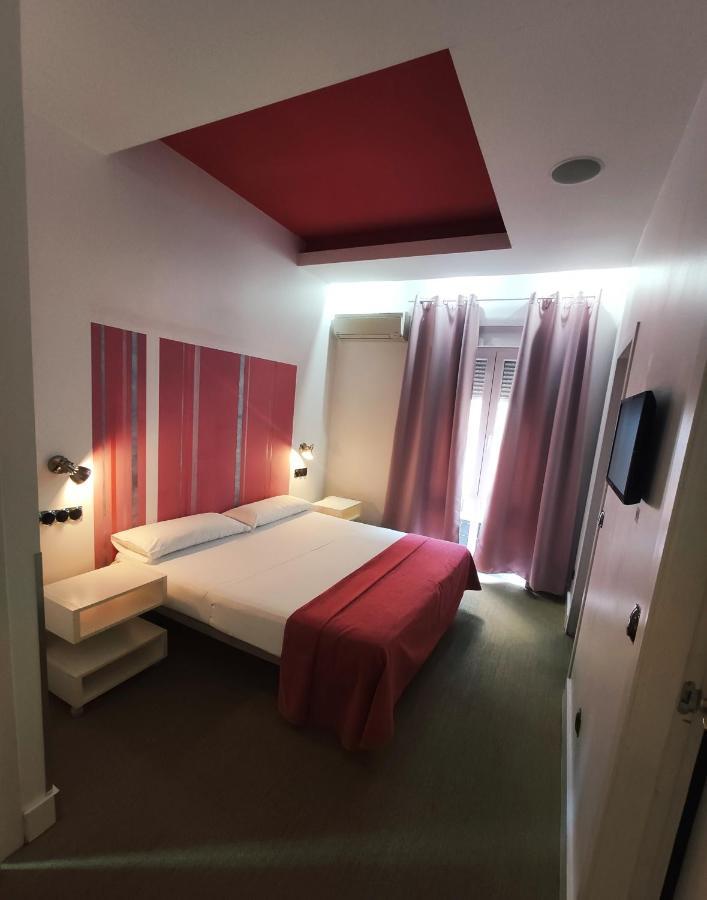 Hostal Santa Ana Colors Madrid Eksteriør bilde